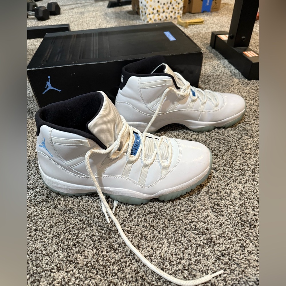 Nike Air Jordan 11 Legend blue size 13